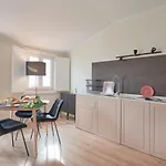 Fantastic With Balcony In Bica