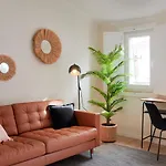 Fantastic With Balcony In Bica Lägenhet *