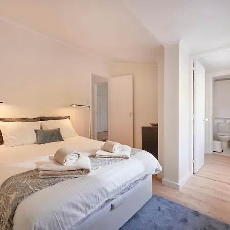 Fantastic With Balcony In Bica Appartement