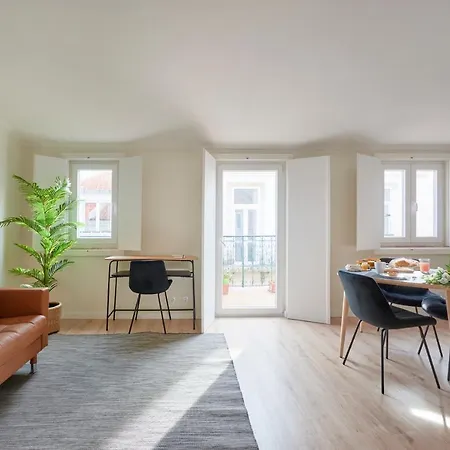 شقة Fantastic With Balcony In Bica