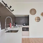 Apartment Fantastic With Balcony In Bica