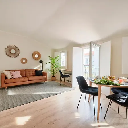 Appartement Fantastic With Balcony In Bica